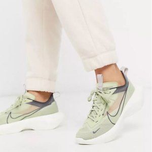 Women's Nike Vista Lite Green Sneakers, Size 5 - Nike